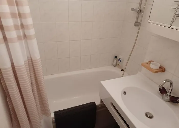 Apartment 2 Pieces Avec Balcon, 4 Couchages Et Parking - Fr-1-573-68 Le Biot